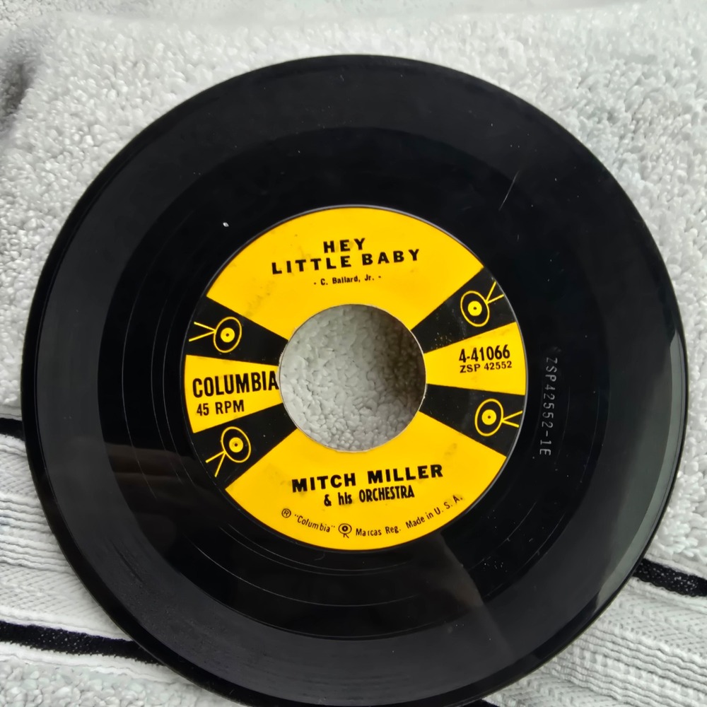 Mitch Miller March From The River Kwai Colonel Bogey 45‎ RPM Vinyl Columbia